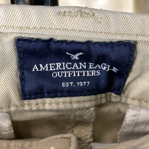 American Eagle Outfitters Women’s size 2 MIDI Stretch shorts - Picture 2 of 8